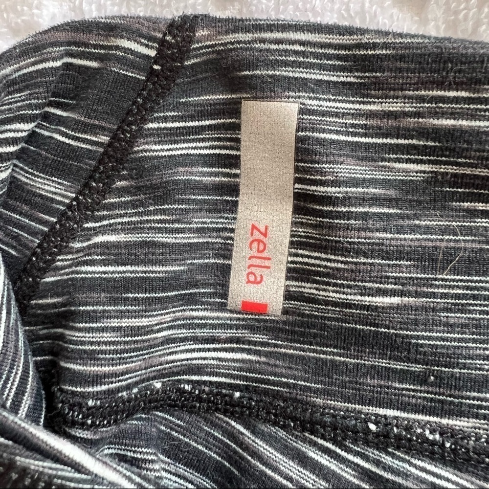 Zella womens black gray heathered striped capri
leggings - Picture 3 of 5